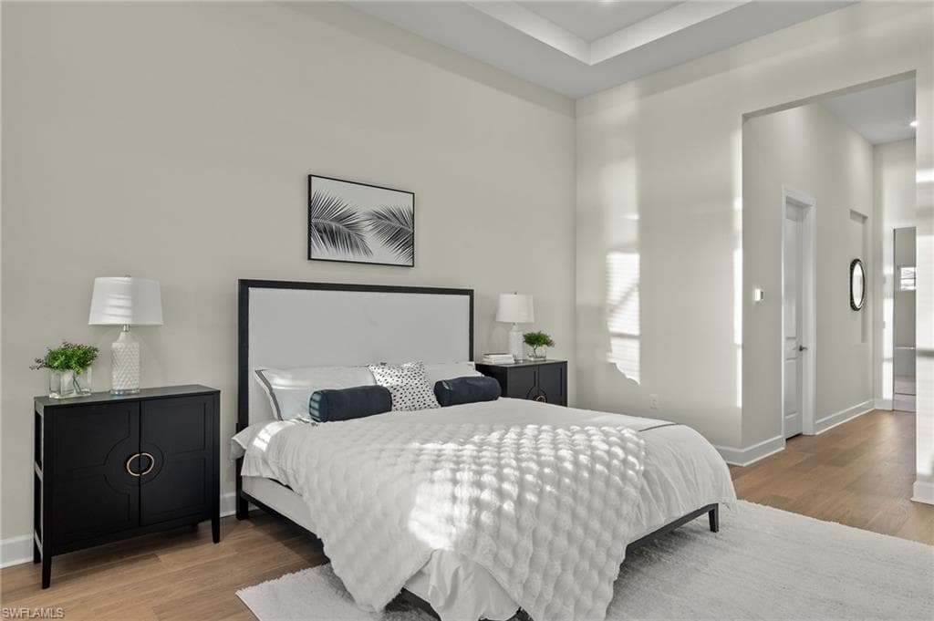 15429 Turin DR-18