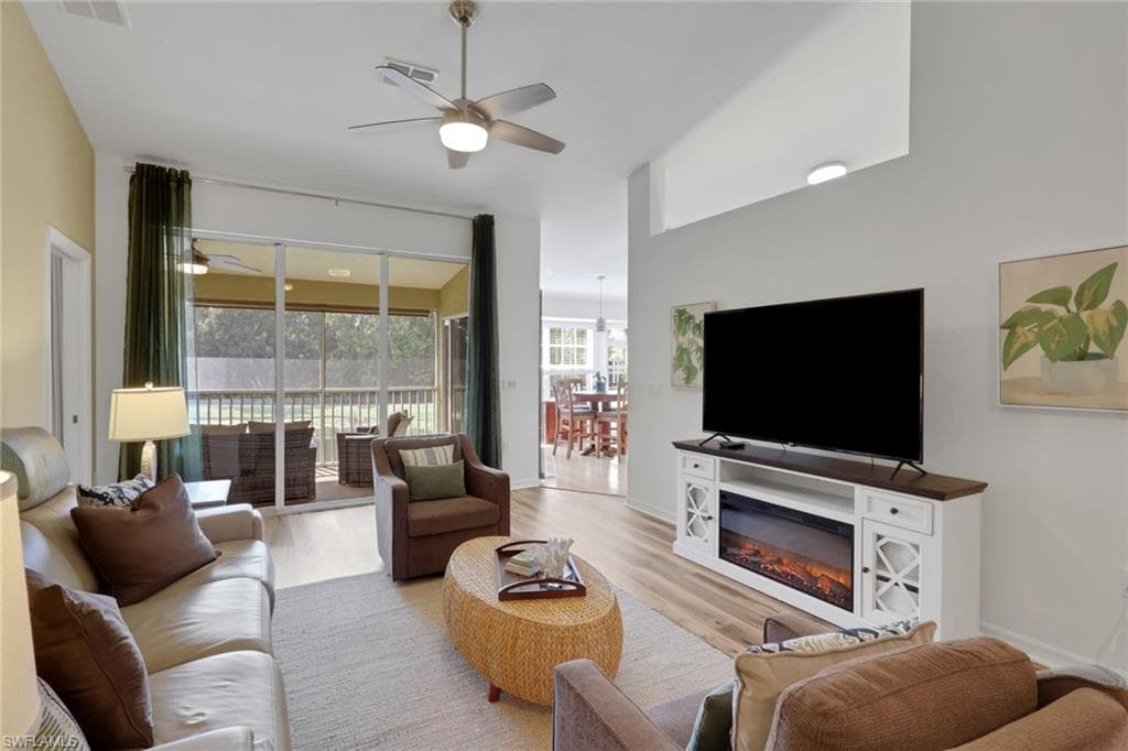 20300 Calice CT 1104-8