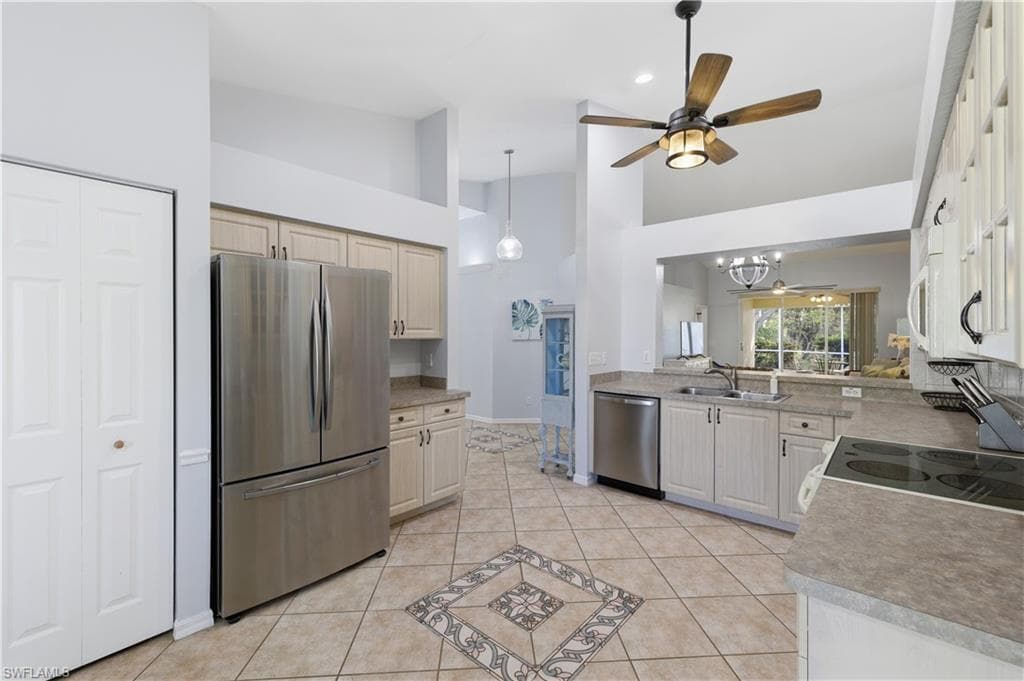 5778 Greenwood CIR-12