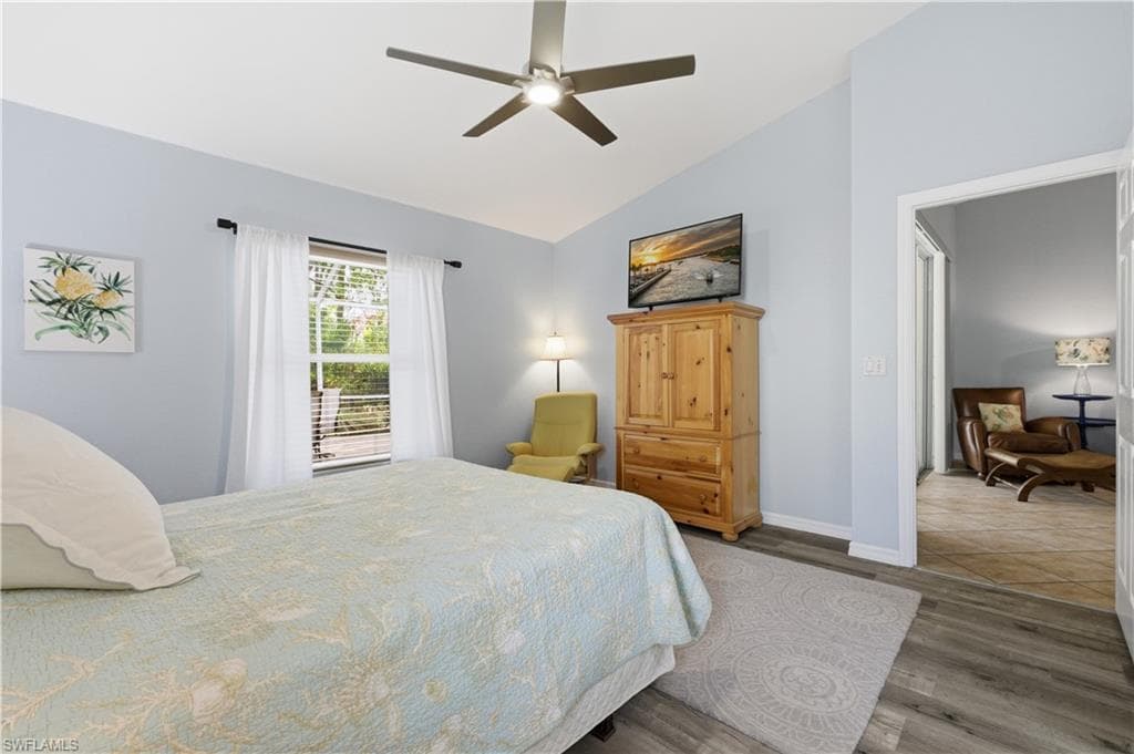 5778 Greenwood CIR-22