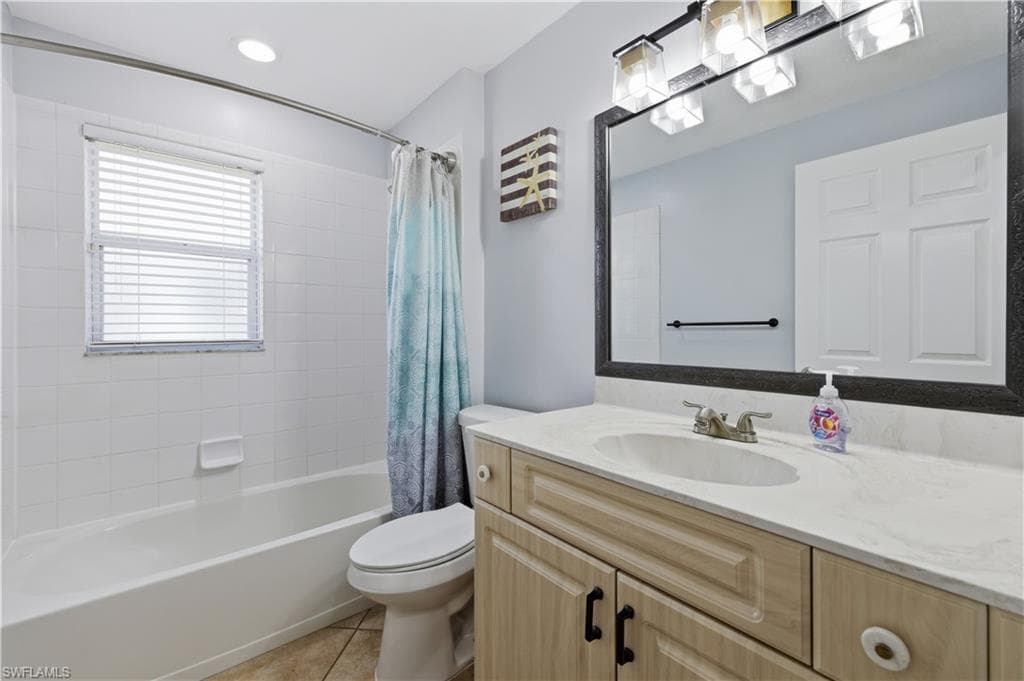 5778 Greenwood CIR-9