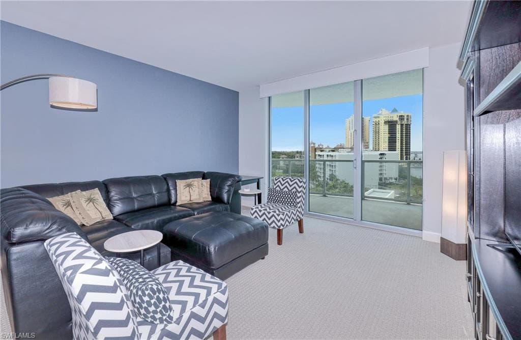3000 Oasis Grand BLVD 701-9