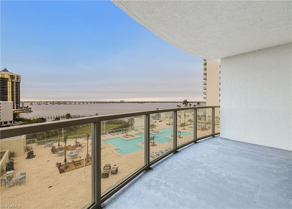 3000 Oasis Grand BLVD 701-10