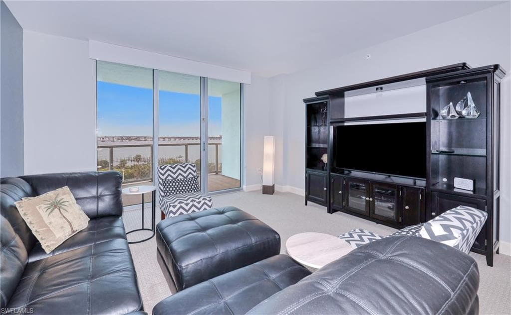 3000 Oasis Grand BLVD 701-8