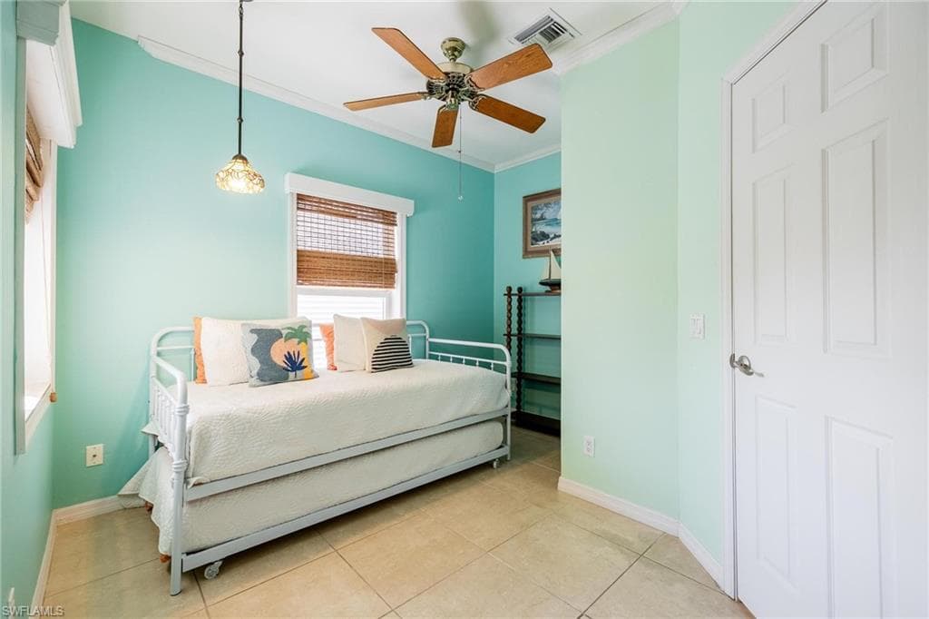 2761 Geary ST-25