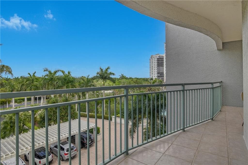 425 Cove Tower DR 504-27