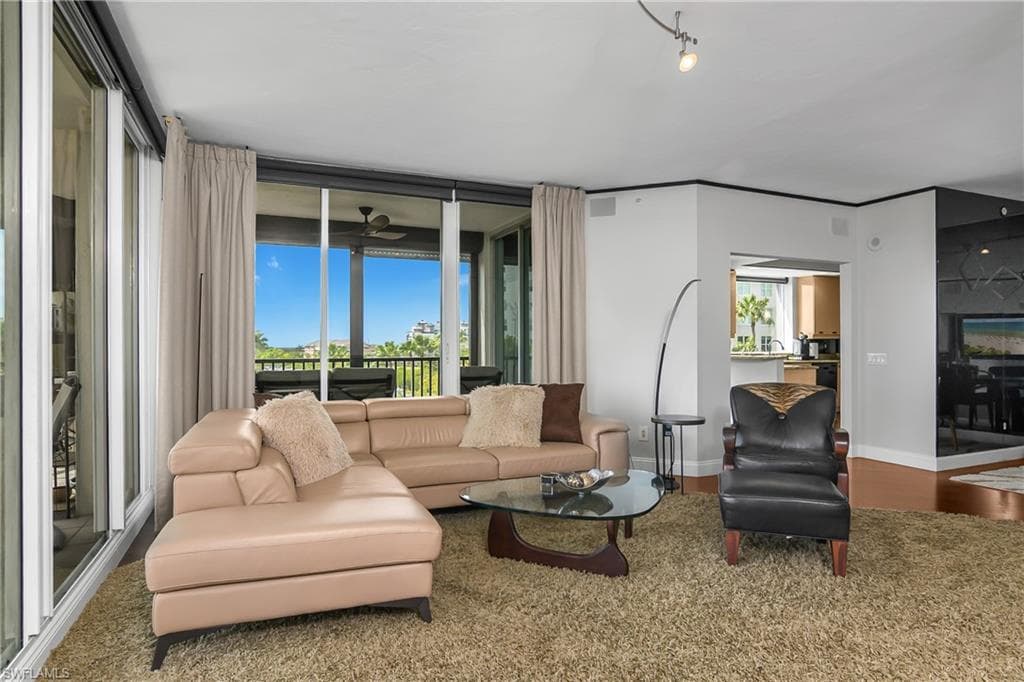 425 Cove Tower DR 504-6