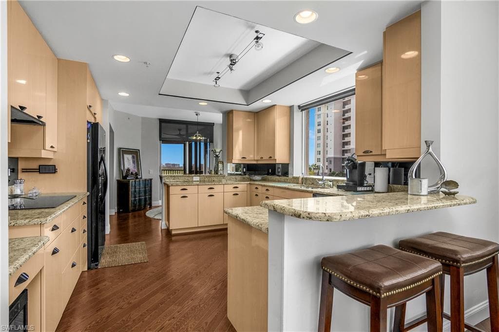 425 Cove Tower DR 504-16