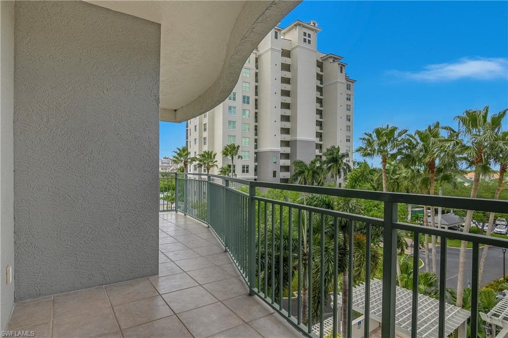 425 Cove Tower DR 504-26