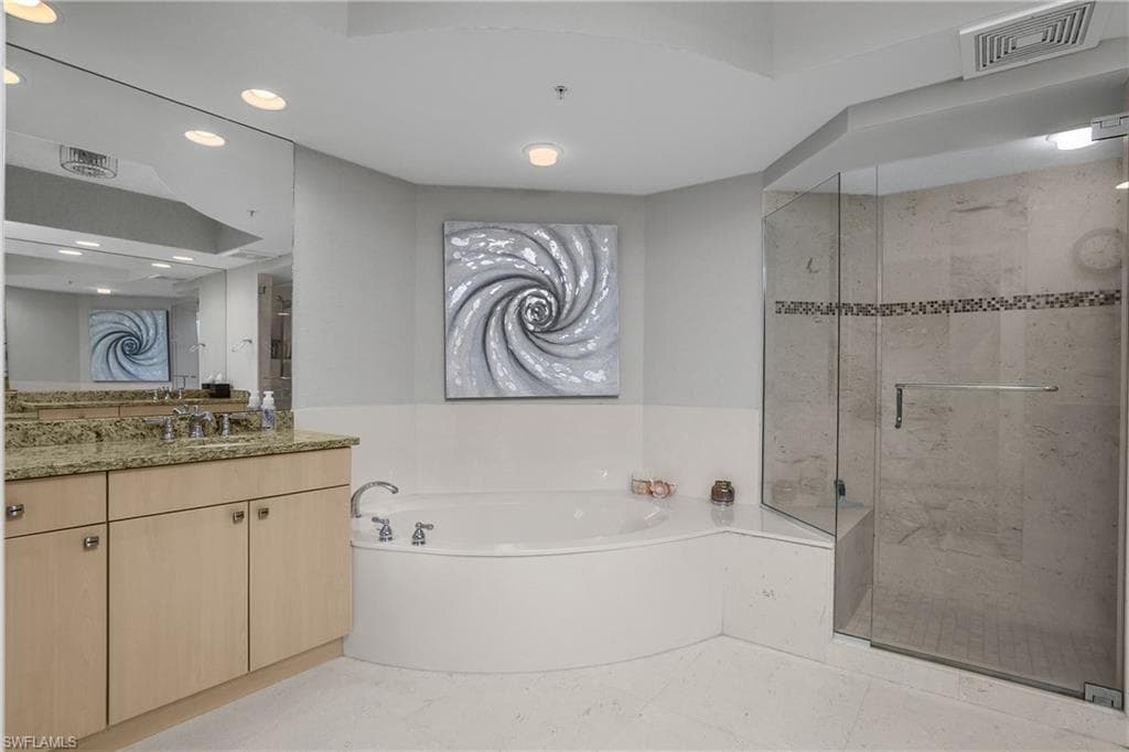 425 Cove Tower DR 504-20