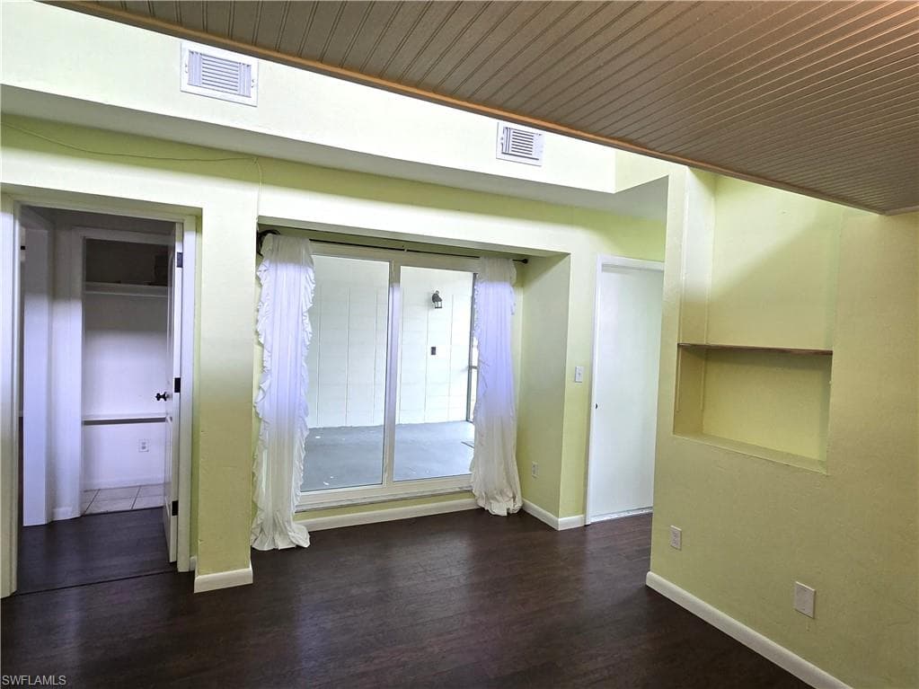 8512 Chatham ST-27