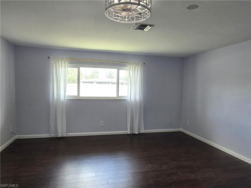 8512 Chatham ST-17