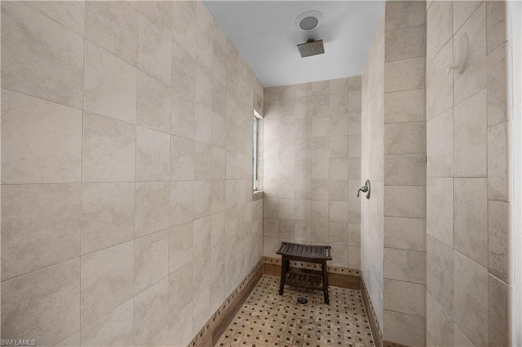 8512 Chatham ST-20