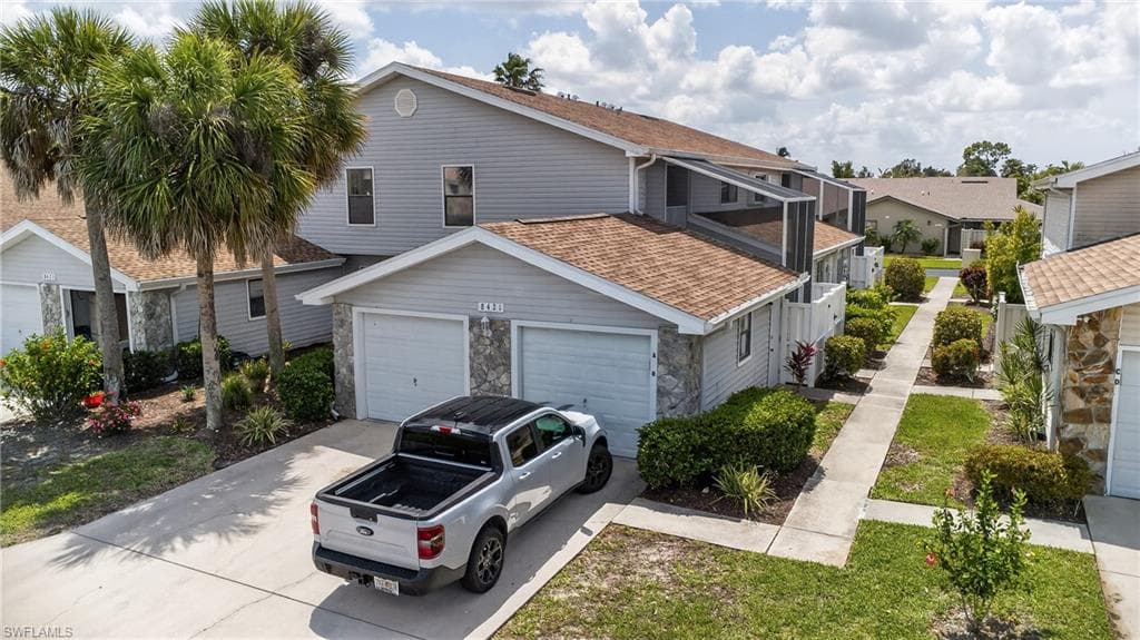 8421 N Haven LN B-25