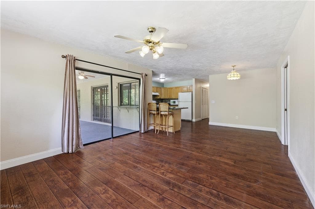 5681 Bur Oaks LN-20