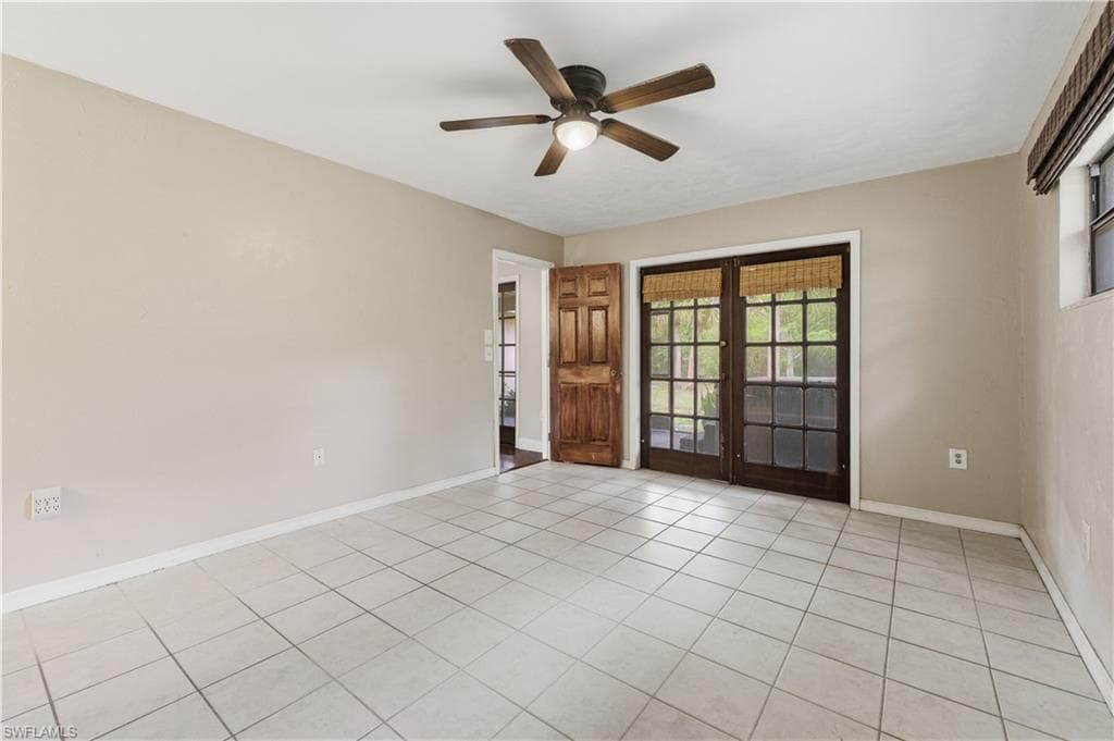 5681 Bur Oaks LN-15