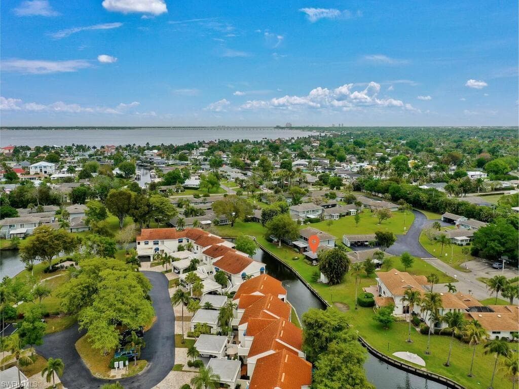 4263 Island CIR D-47