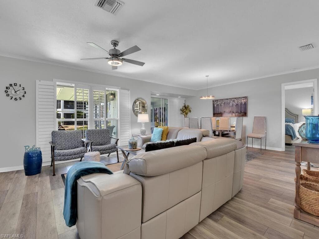 4263 Island CIR D-7