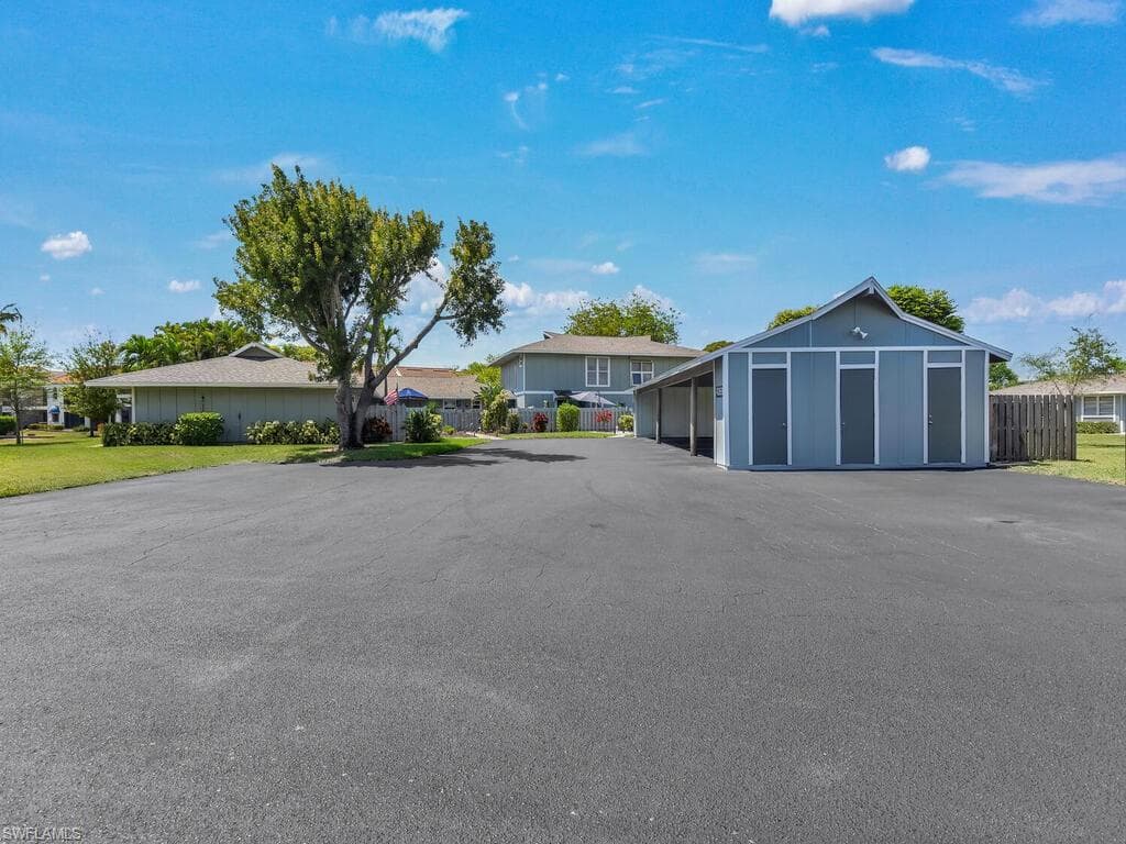 4263 Island CIR D-36