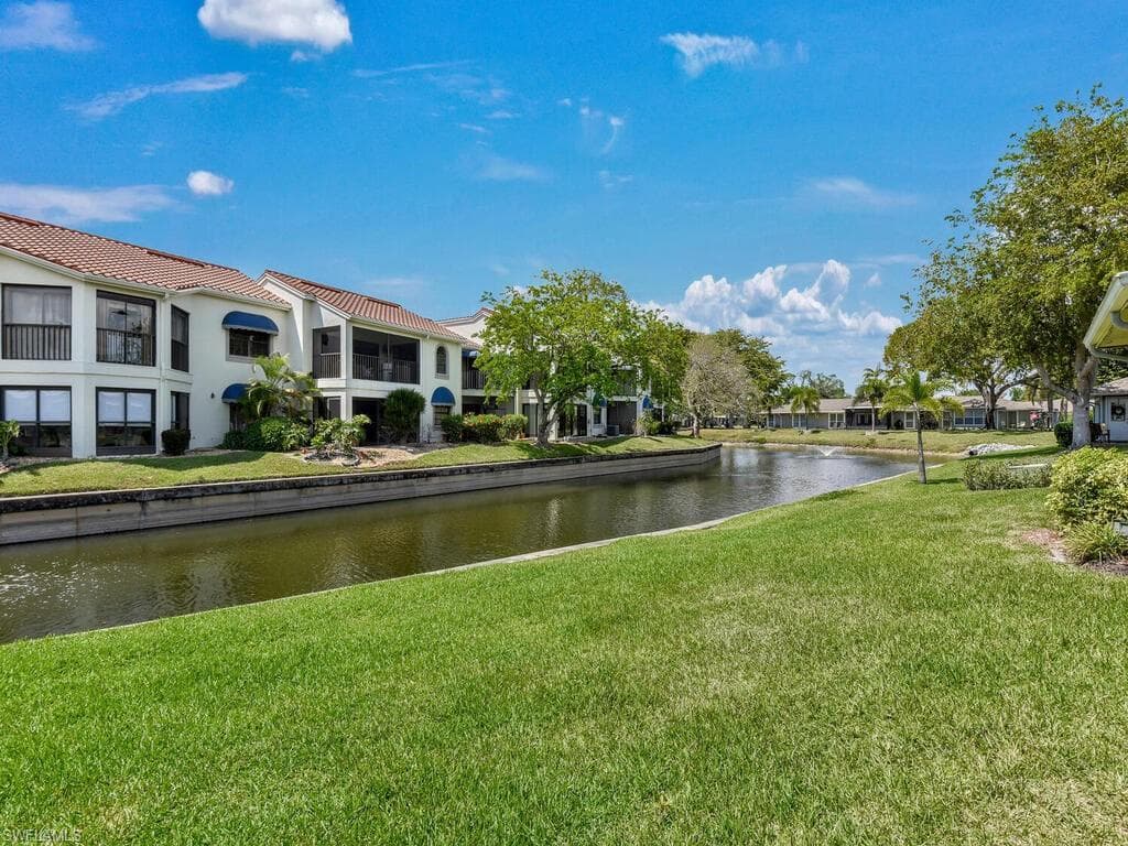 4263 Island CIR D-34