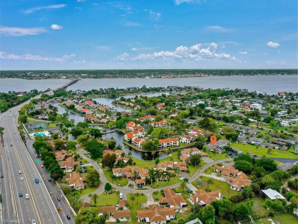 4263 Island CIR D-49