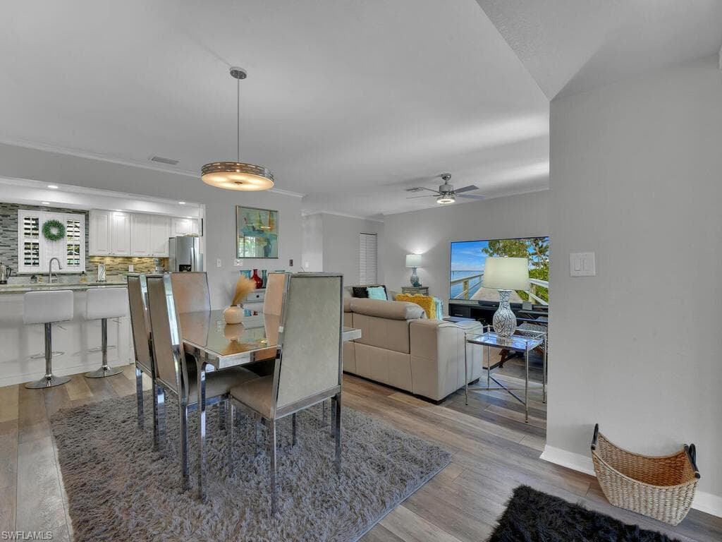 4263 Island CIR D-14