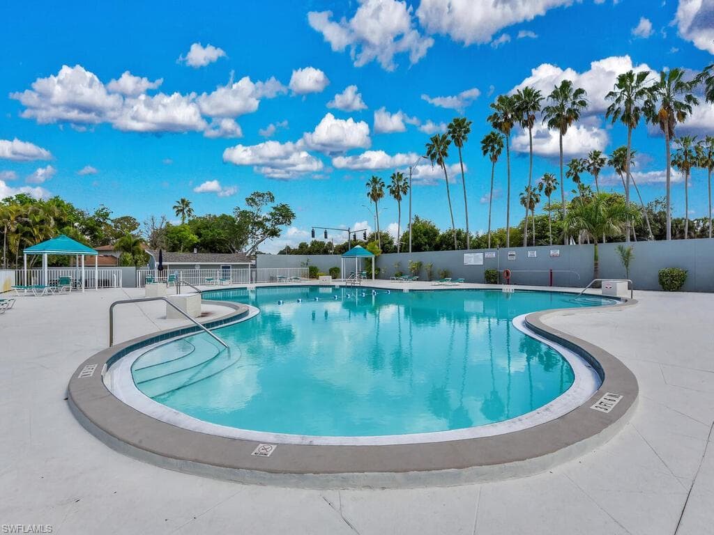 4263 Island CIR D-37