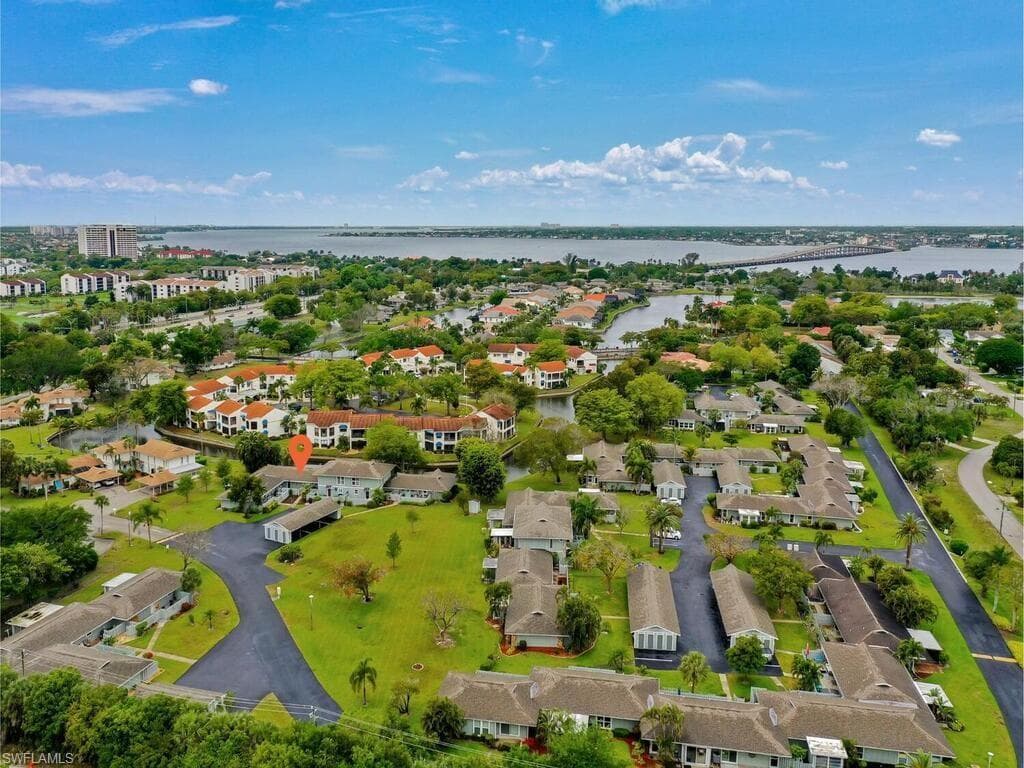 4263 Island CIR D-48