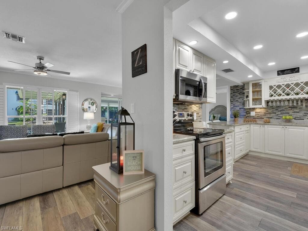 4263 Island CIR D-11