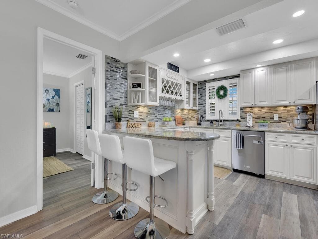 4263 Island CIR D-8
