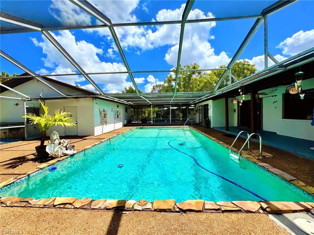 196 E Mariana AVE-27