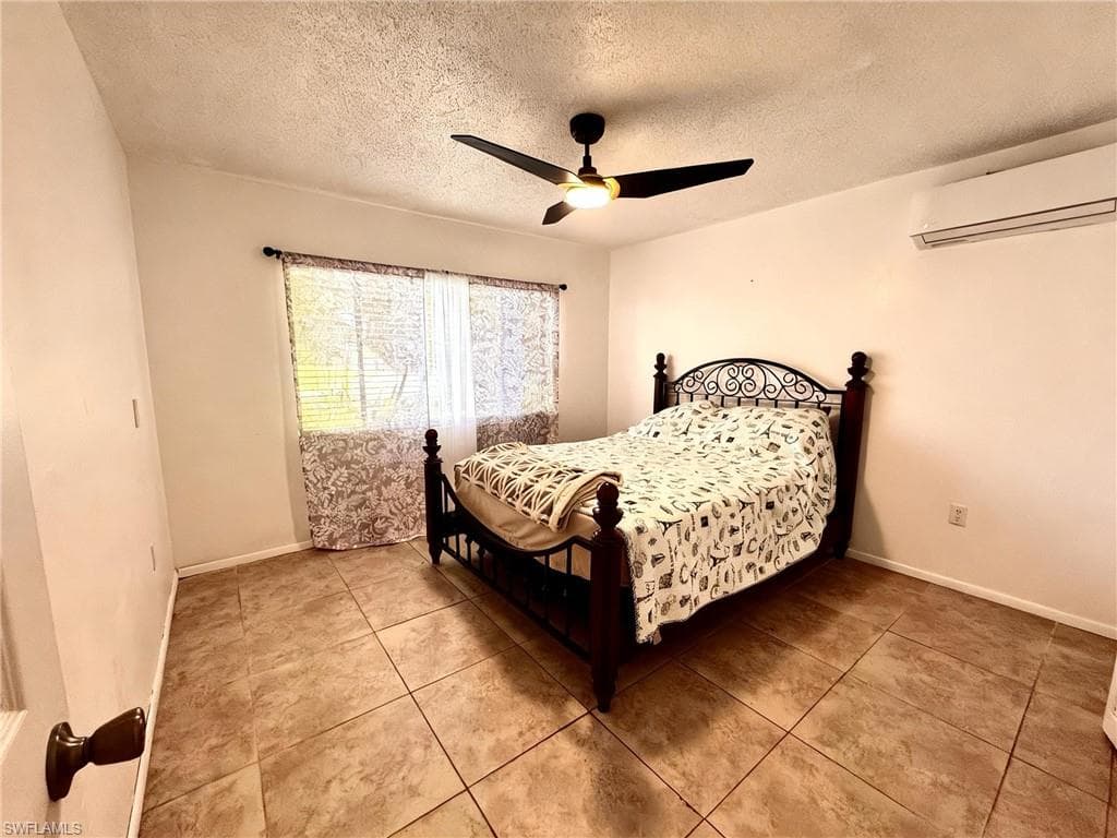 196 E Mariana AVE-16