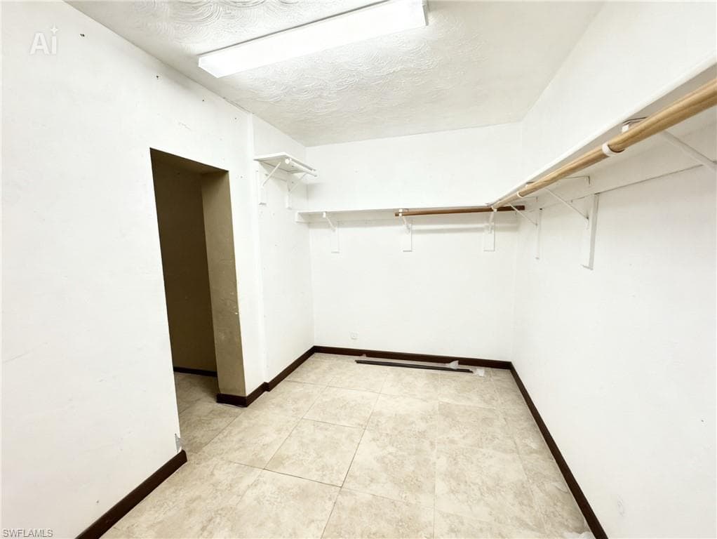 196 E Mariana AVE-12