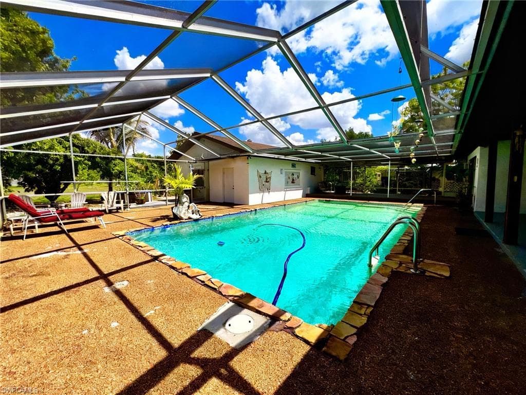 196 E Mariana AVE-26