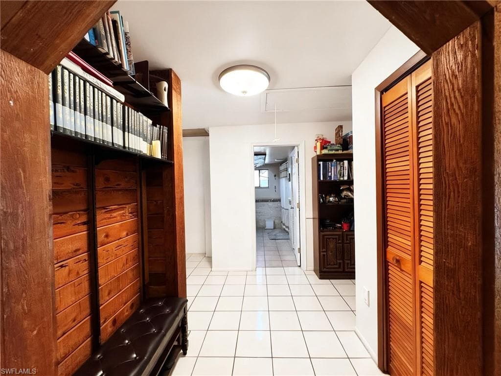 196 E Mariana AVE-7
