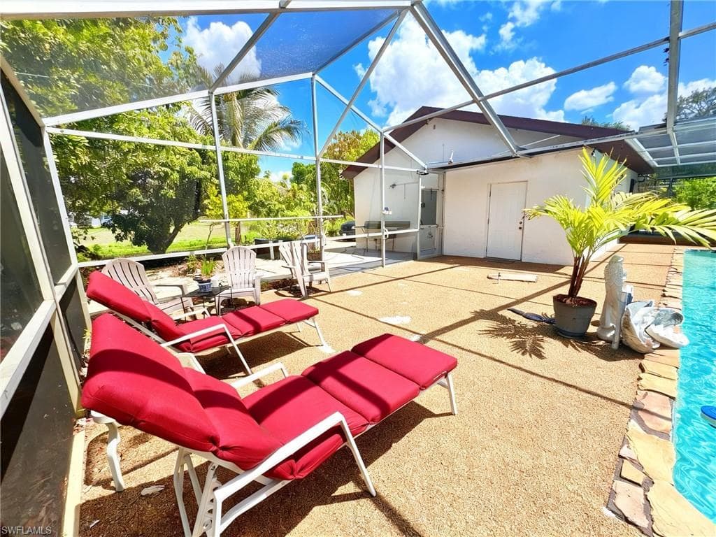 196 E Mariana AVE-28