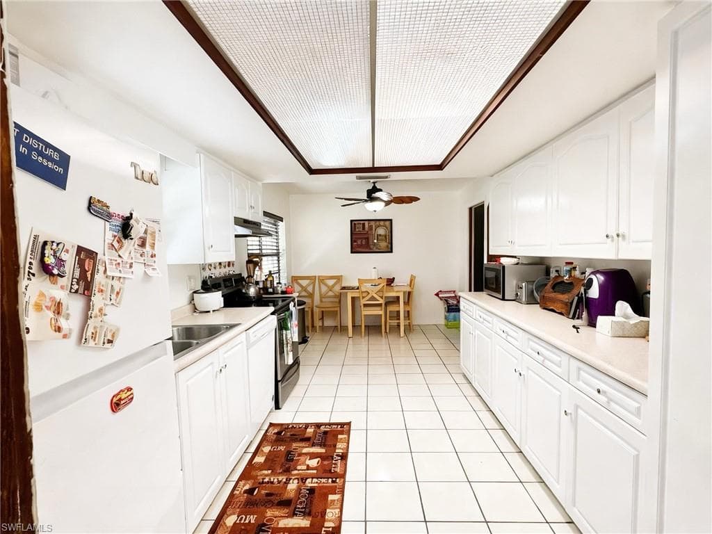 196 E Mariana AVE-9