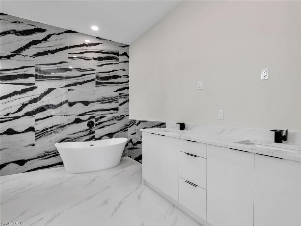 350 Delaware RD-17