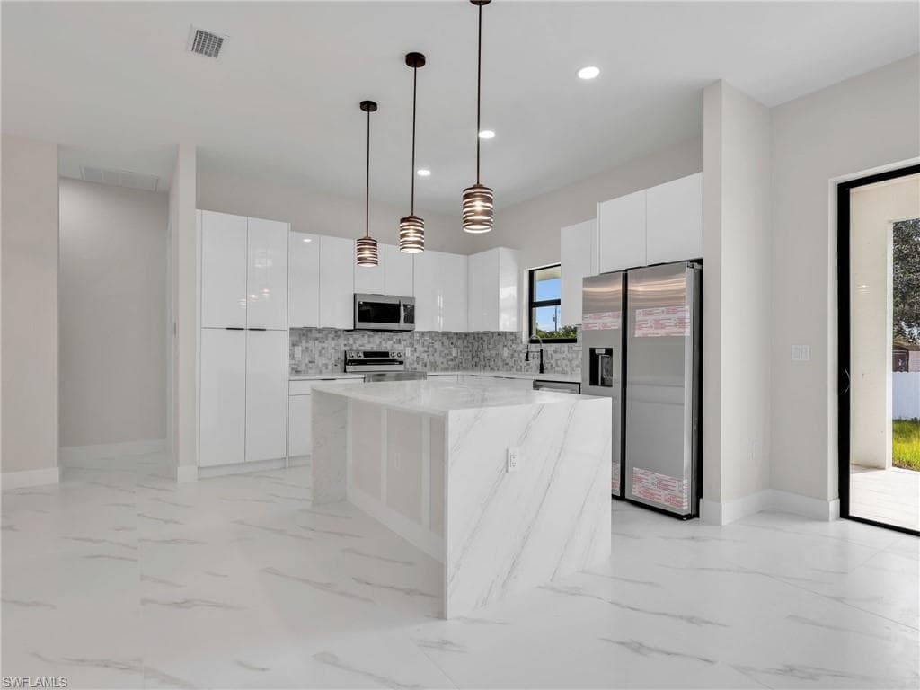 350 Delaware RD-11