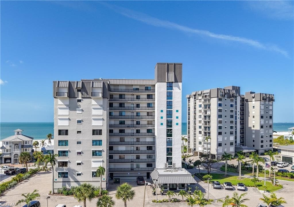 2810 Estero BLVD 713-7