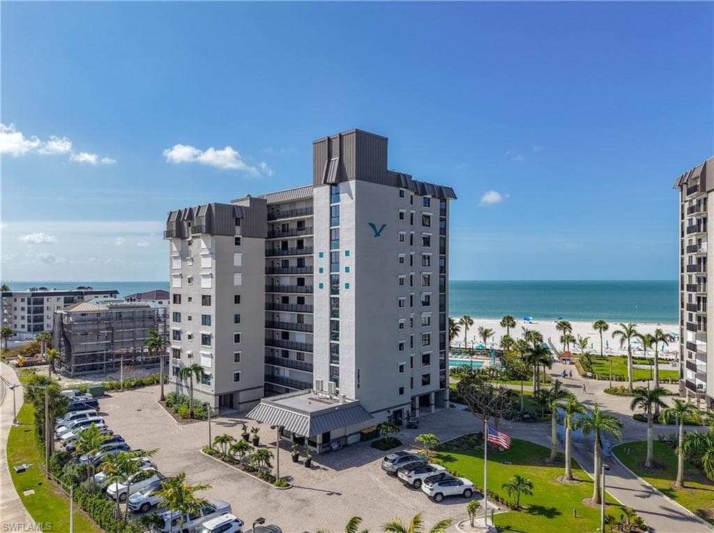 2810 Estero BLVD 713-5