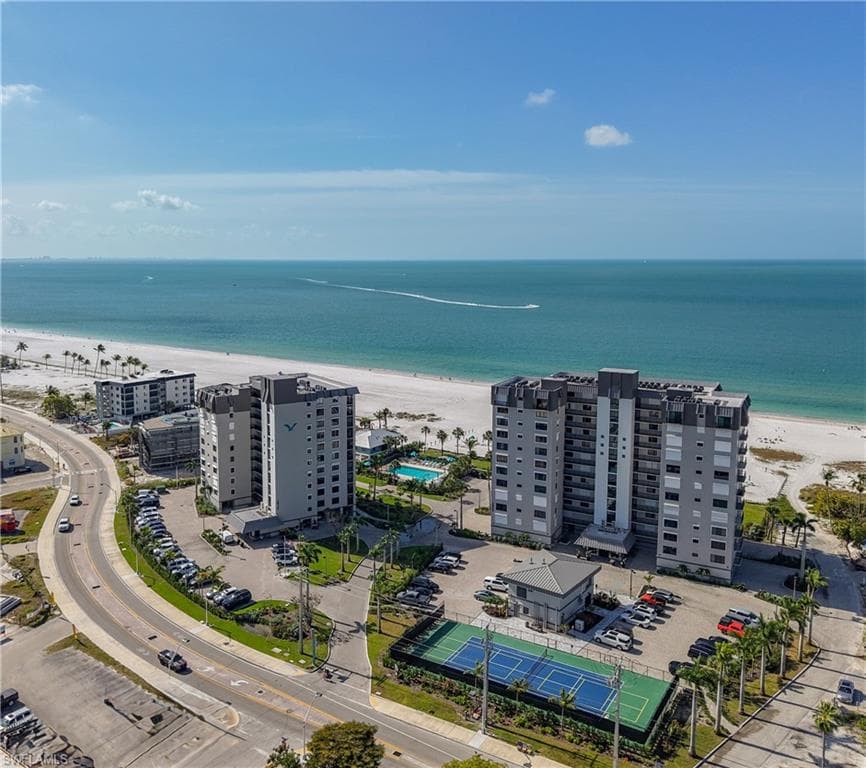 2810 Estero BLVD 713-33