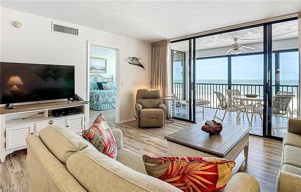 2810 Estero BLVD 713-11