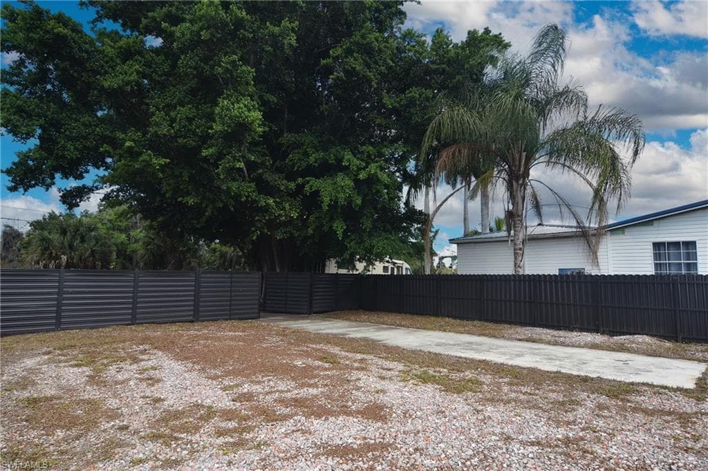 2228 Marina Park DR-15