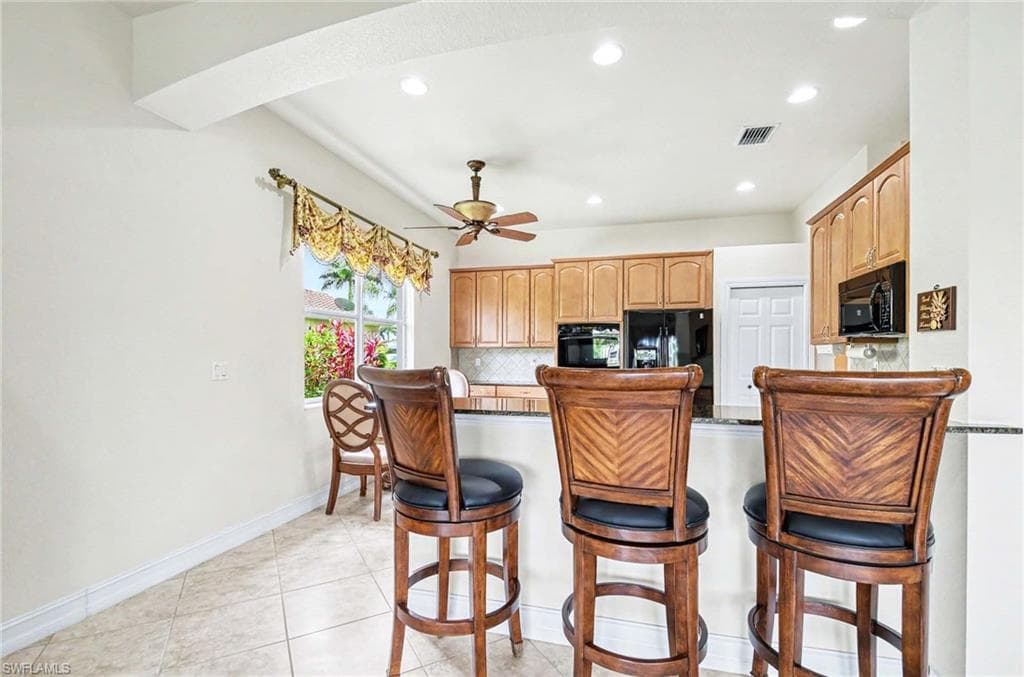 14809 Canton CT-14