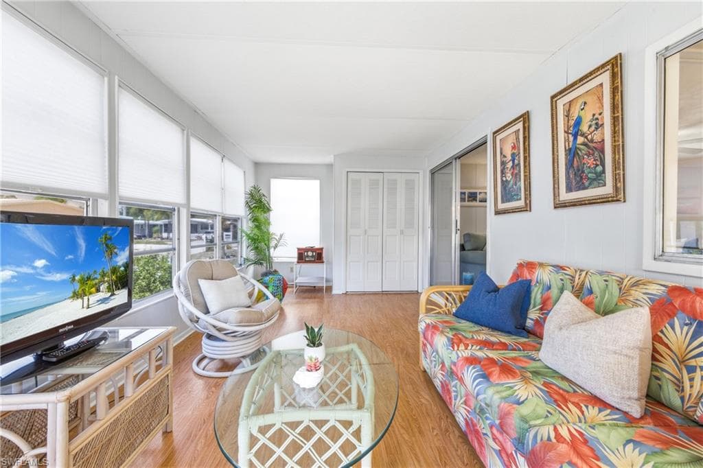 726 Knotty Pine CIR-6