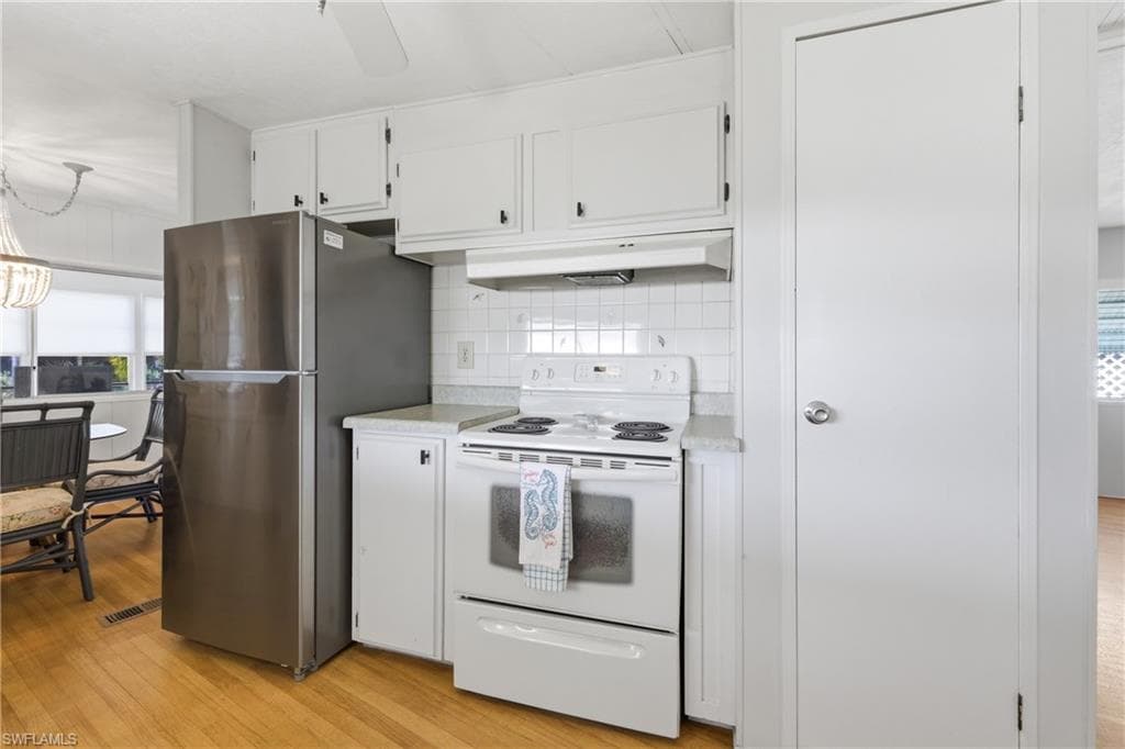 726 Knotty Pine CIR-13