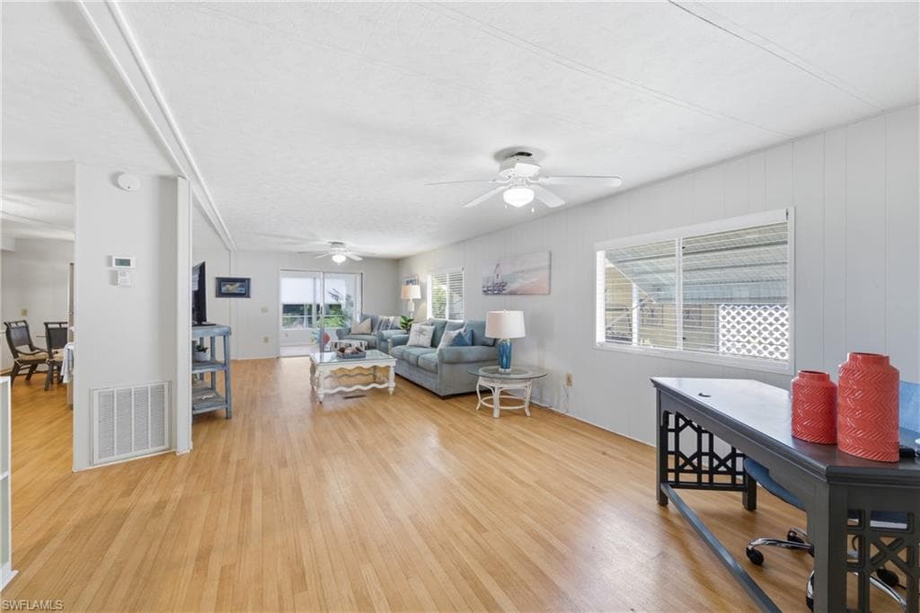 726 Knotty Pine CIR-9