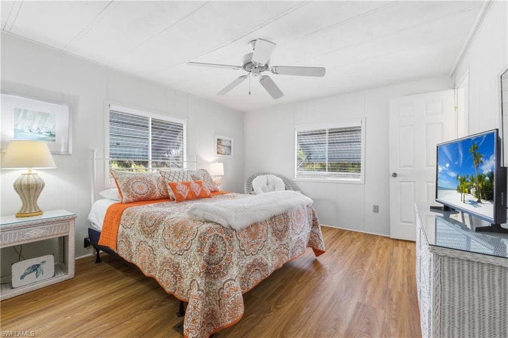 726 Knotty Pine CIR-18