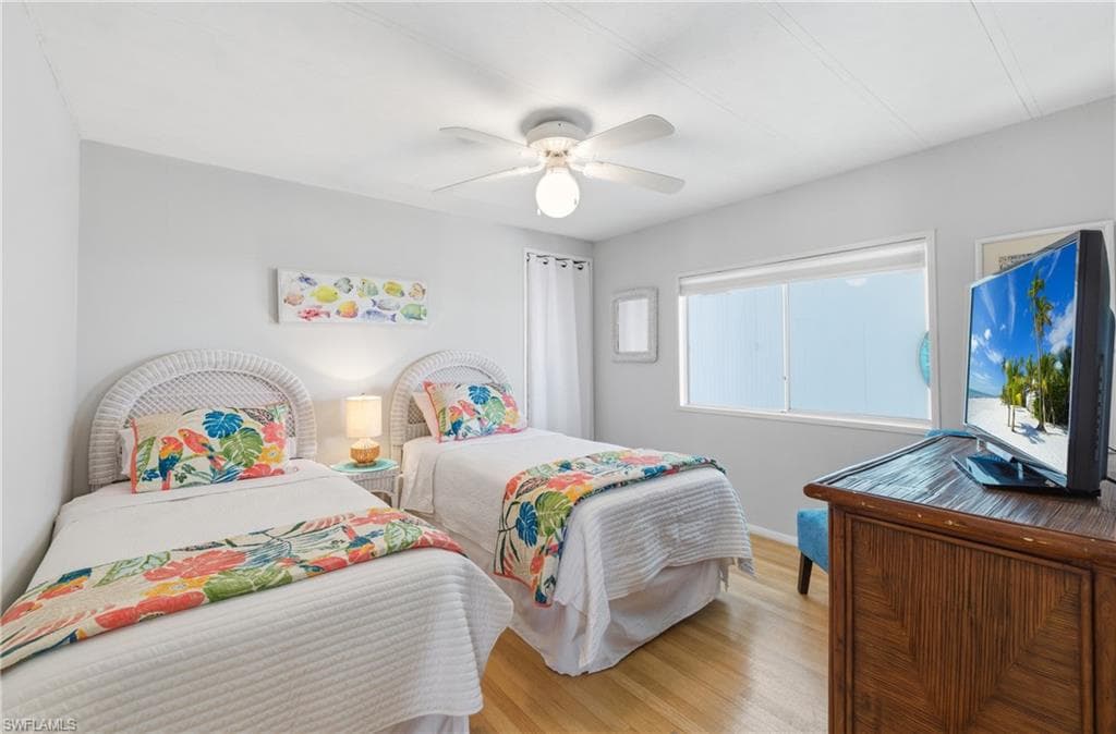 726 Knotty Pine CIR-21